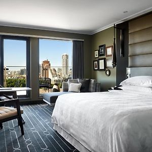 Grand Executive Terrace Club lounge access Guest room